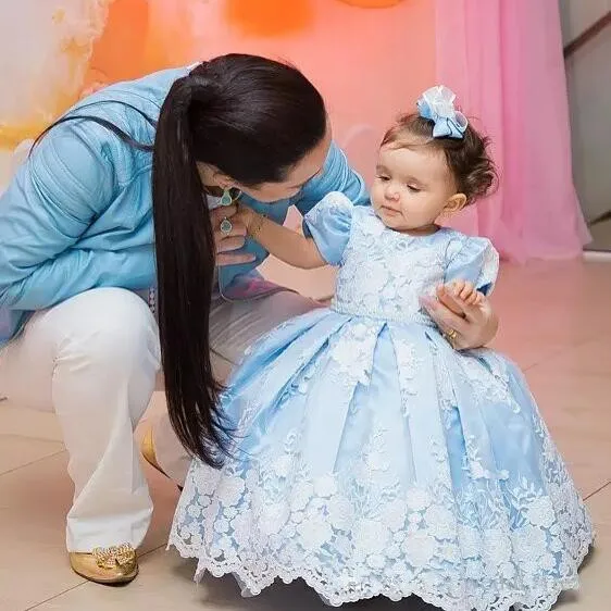 Hemelsblauw Kant Baljurk Bloem Meisje Jurken Voor Bruiloften Parels Applicaties Baby Meisjes Verjaardagsfeestje Jurk Size 2-14Y Hemelsblauw Kant Baljurk Bloem Meisje Jurken Voor Bruiloften Parels Applicaties Baby Meisjes Verjaardagsfeestje Jurk Size 2-14Y