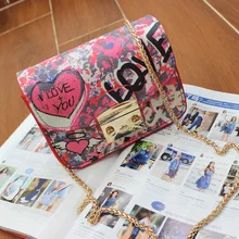 Frauen leder handtaschen druck messenger bags mode lock kleine umhängetasche damen mini crossbody taschen weibliche tageskupplungen