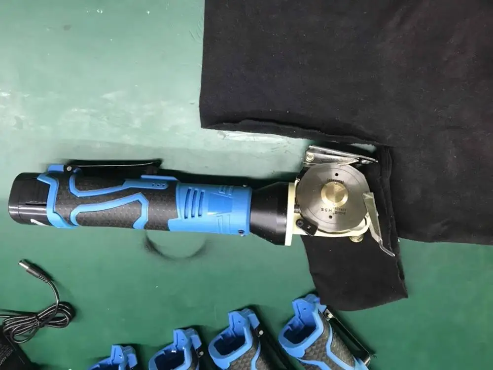 

Wilin Electric scissors,Power Lithium Battery Handheld For Leather, Carpet, Cloth Circular Radian Cutting Trimming
