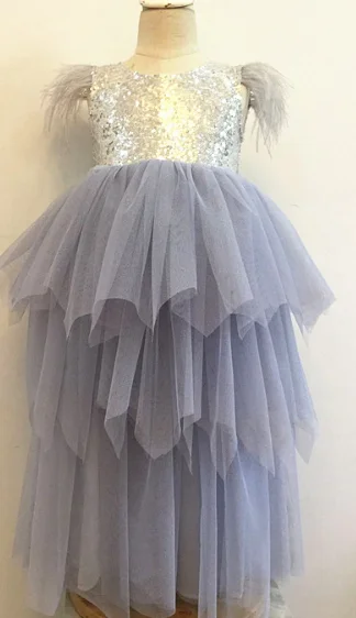 Летнее платье принцессы для девочек Новая длинная Стиль ботильоны Длина для маленьких девочек многослойное платье из пряжи перо рукава вечерние платье для выступлений