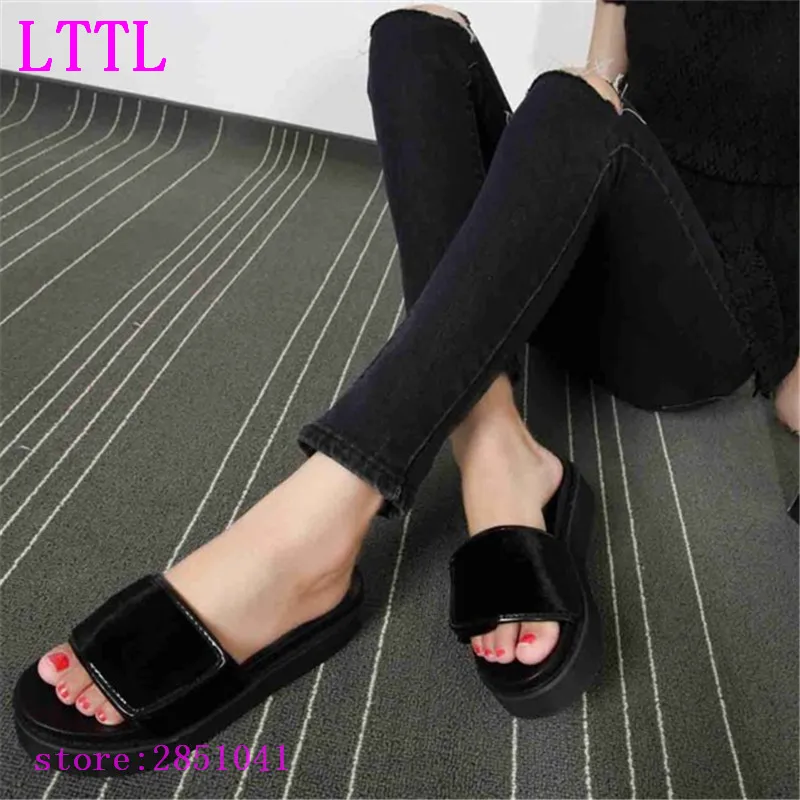 New Women’s Comfort Faux Fur Platform Slide Sandal