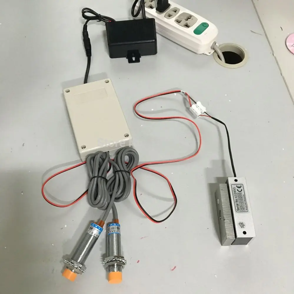 

Two points metal sensor props real life escape room props metal unlock game props