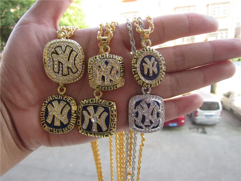 USA New York Yankees 2000 Pendant Necklace www.idroterm.it