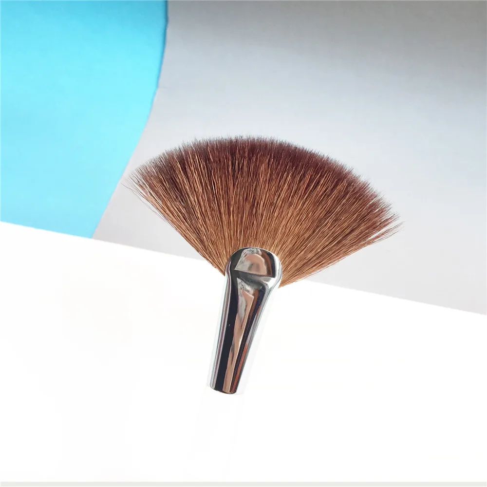 Trish McEvoy Brush 62 Fan Brush _ 3
