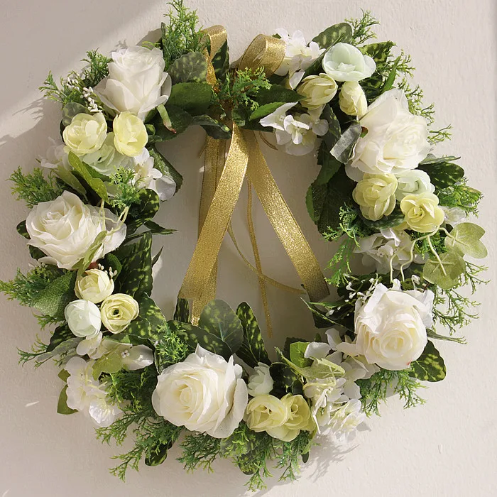 венок невесты. декорации из искусственных цветов. декор искусственными цветами в квартире. украшения из искусственных цветов. украшение на свадьбу из искусственных цветов.