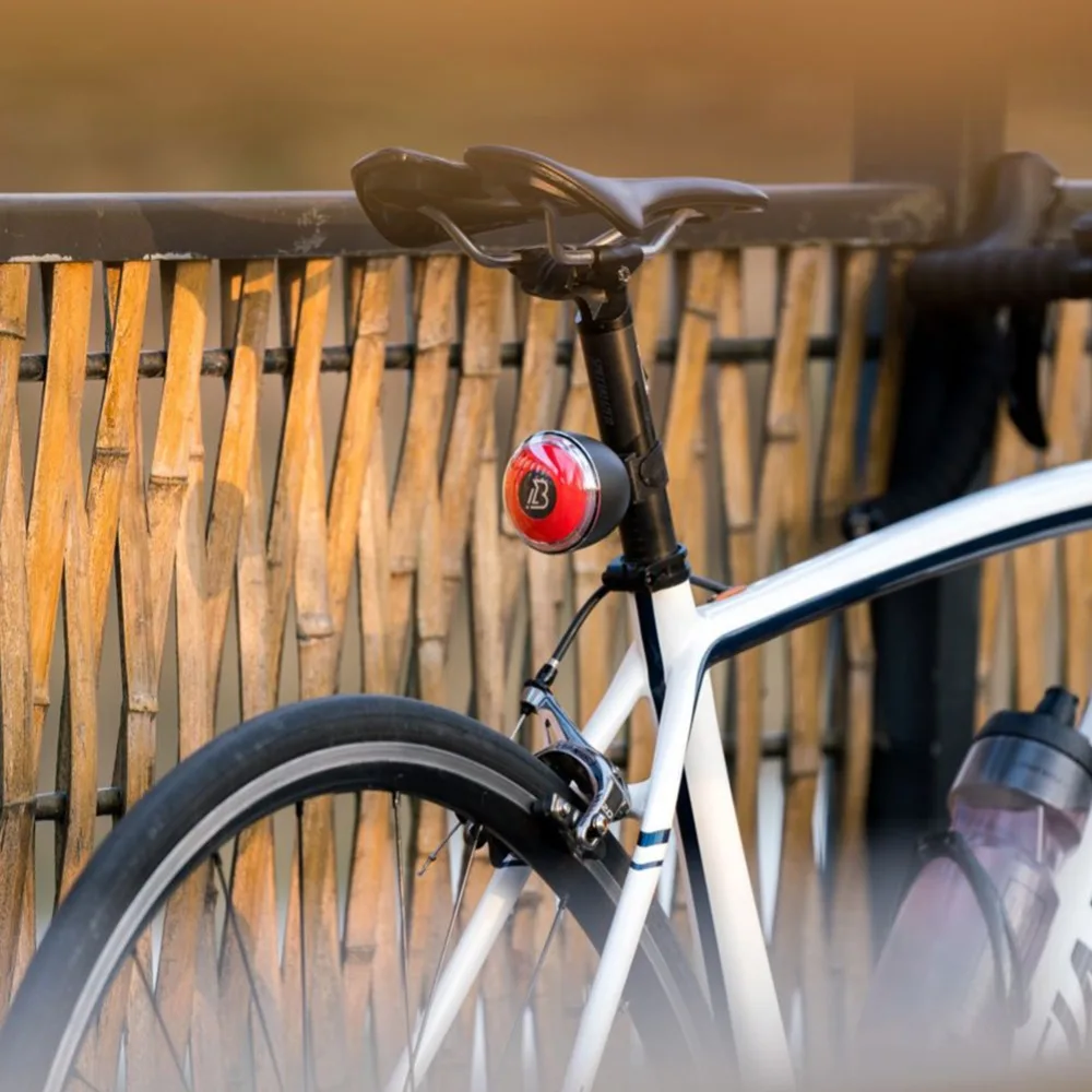 

Intelligent Induction Wireless Remote Control Bicycle Tail Light Q1 Smart Bluetooth Bicycle Turn Signal Light