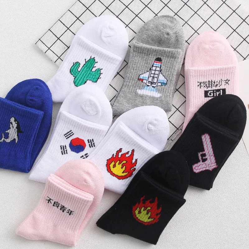 

Fashion Cartoon Character Cute Short Socks Women Harajuku Cute Patterend Ankle Socks Hipster Skatebord Ankle Funny Socks Female