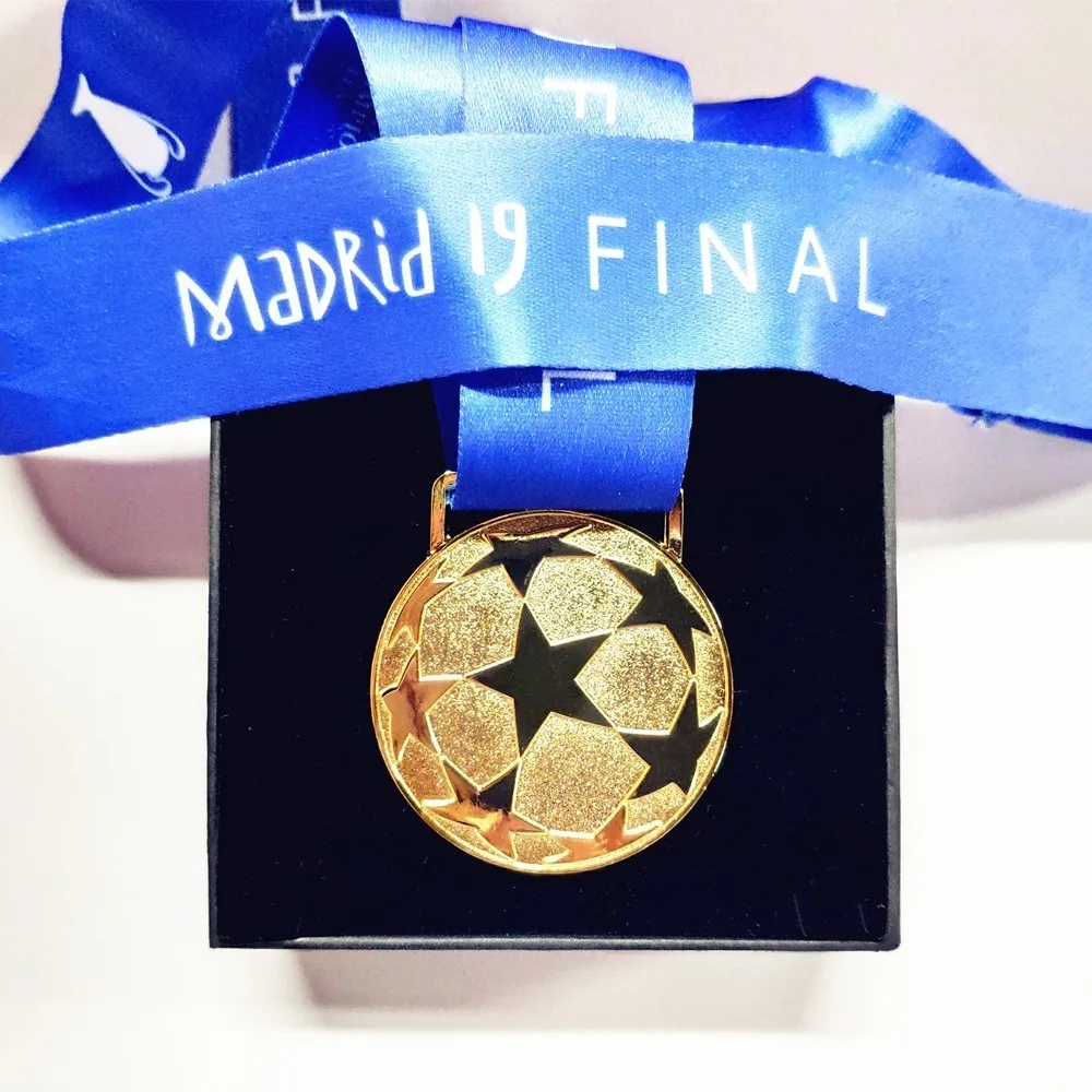 

2019 Europe Football League Clubs' Cup Champion Gold Medal Final Madrid 19 Winner Award Soccer Fans Souvenir Gift Box Collection