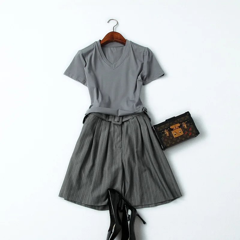 

Shorts Set Summer Women 2019 New Fashion Casual V-Neck Short Sleeved T Shirt Top + Empire Waist Striped Wide Leg Shorts Suit
