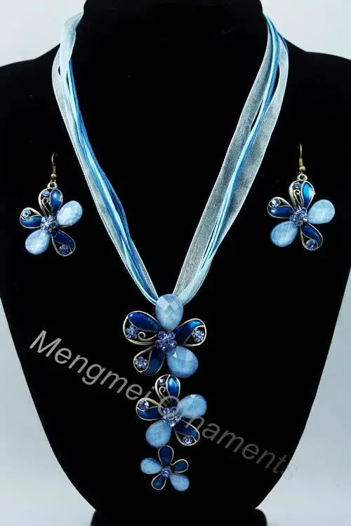 

3 Colors Mixed Antique Bronze Plated Floating Enamel Flower Layered Pendant Flower Necklace Set