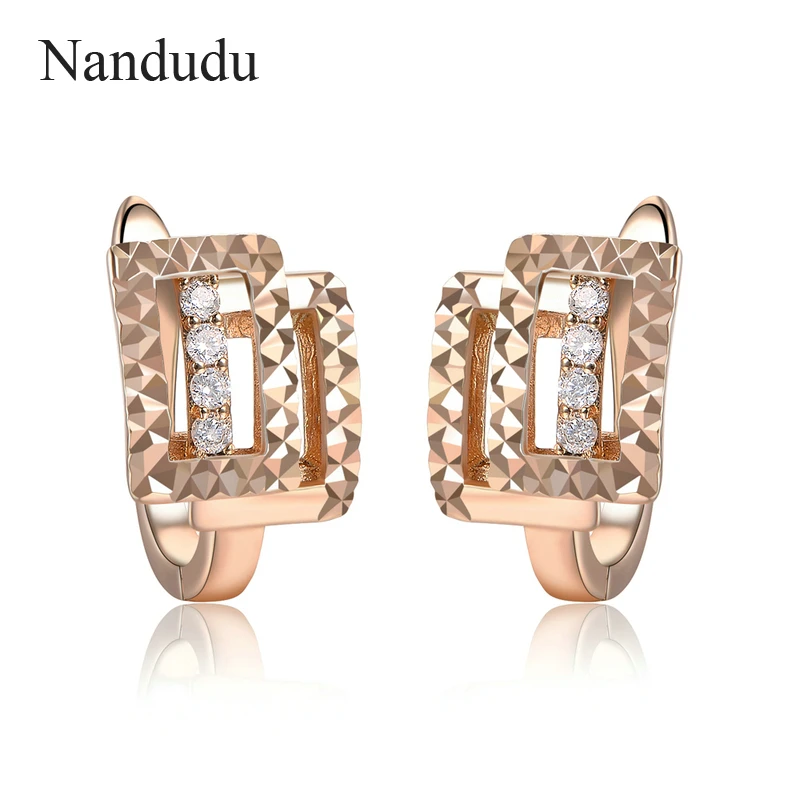 

Nandudu New Arrival Mini Hoope Earrings Square Style with Little Austrian Crystal Huggie Earring Accessories Gift CE279