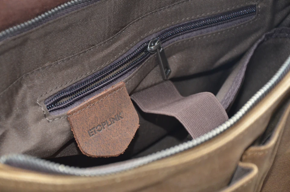 INSIDE ZIPPER of Woosir Waxed Canvas Camera Bag