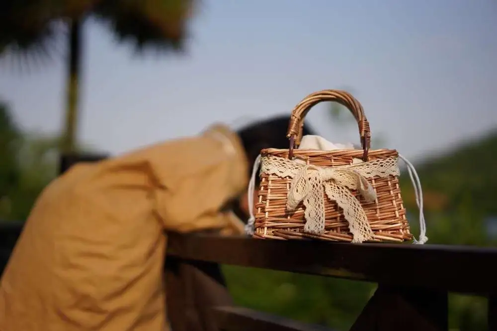 

Spring Summer Korean Children's Mini Hand-woven Rattan Basket Toy Bag Baby Outdoor Picnic storage basket Juguetes Brinquedo Gift