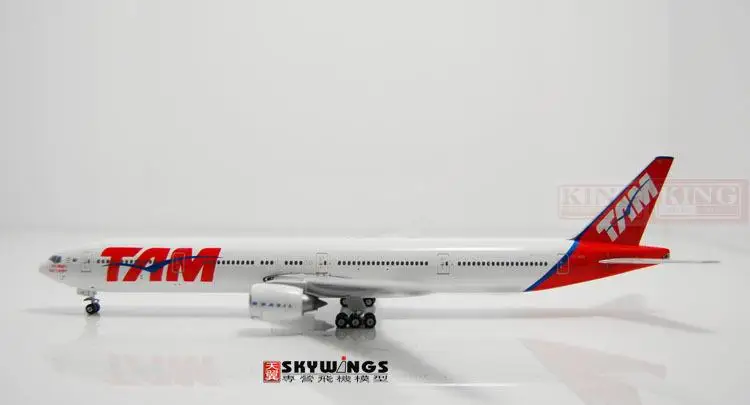 

Phoenix 10620 B777-300ER PT-MUD 1:400 of Brazil Pegasus Airlines commercial jetliners plane model hobby
