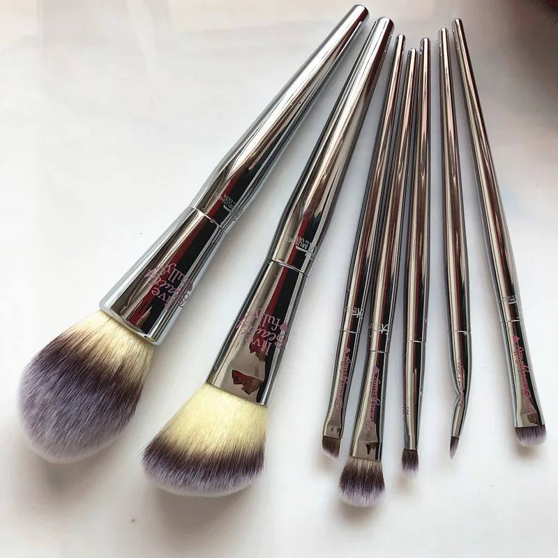 Набор серебряных кистей для макияжа IT Cosmetics 8/9 шт Профессиональный набор пудры