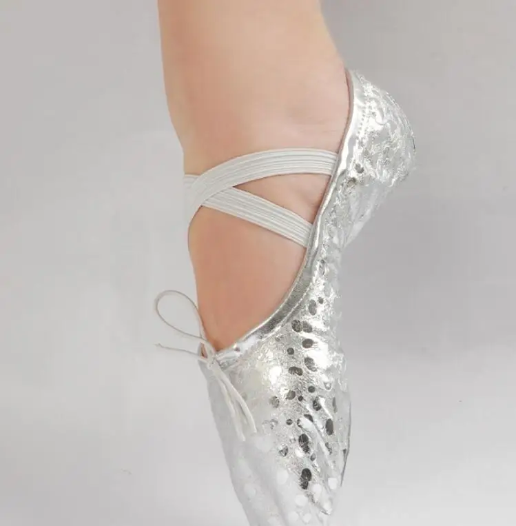 

2019 new gold silver Soft Flats Ballet Shoes Dance Shoes Yoga Rhythmic Gymnastics shoes Children Girls Women Slippers
