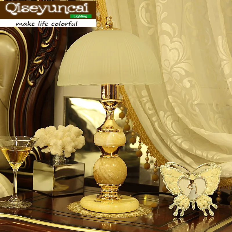 Qiseyuncai 2018 جديد الأوروبية غرفة المعيشة الرخام الرخام منضدة غرفة دراسة الجدول مصباح الديكور الجوي الدافئة الإضاءة