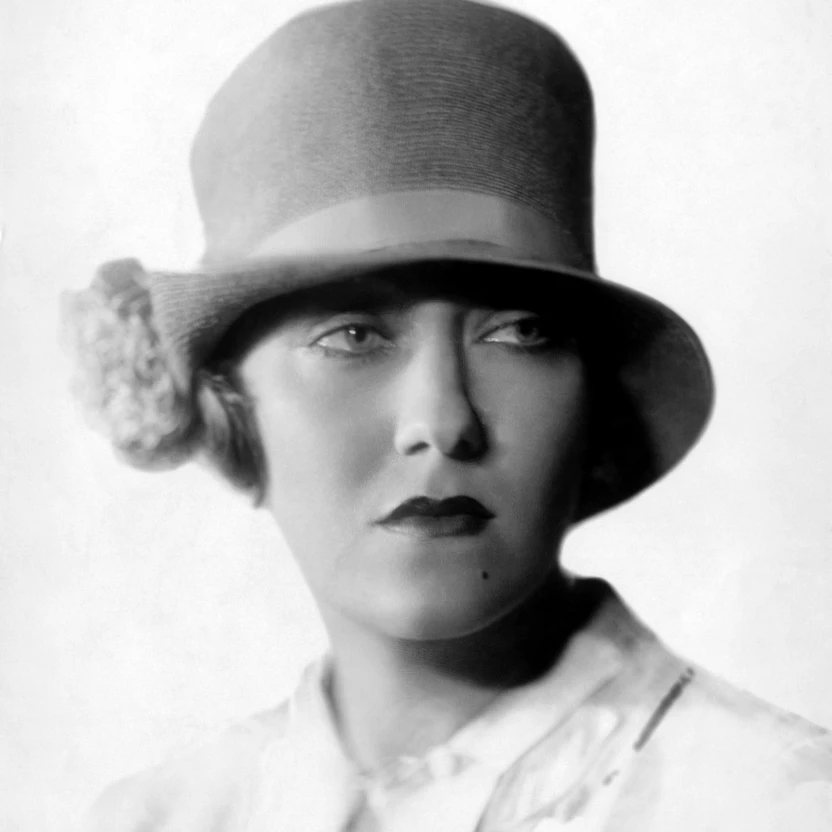 Gloria Swanson 1927 Photo Print (16 x 20)
