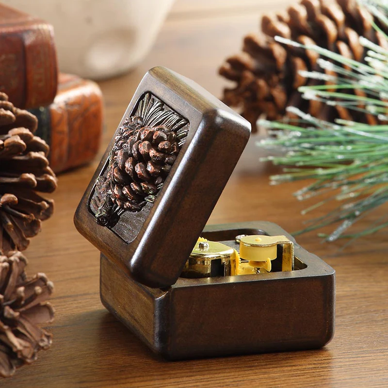 

high-end pine cone 18 tones wooden music box