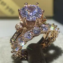 Envío Directo alta calidad joyería clásica de lujo 925 Plata de ley y oro rosa relleno redondo corte 5A CZ corona de boda conjunto de anillo(China)