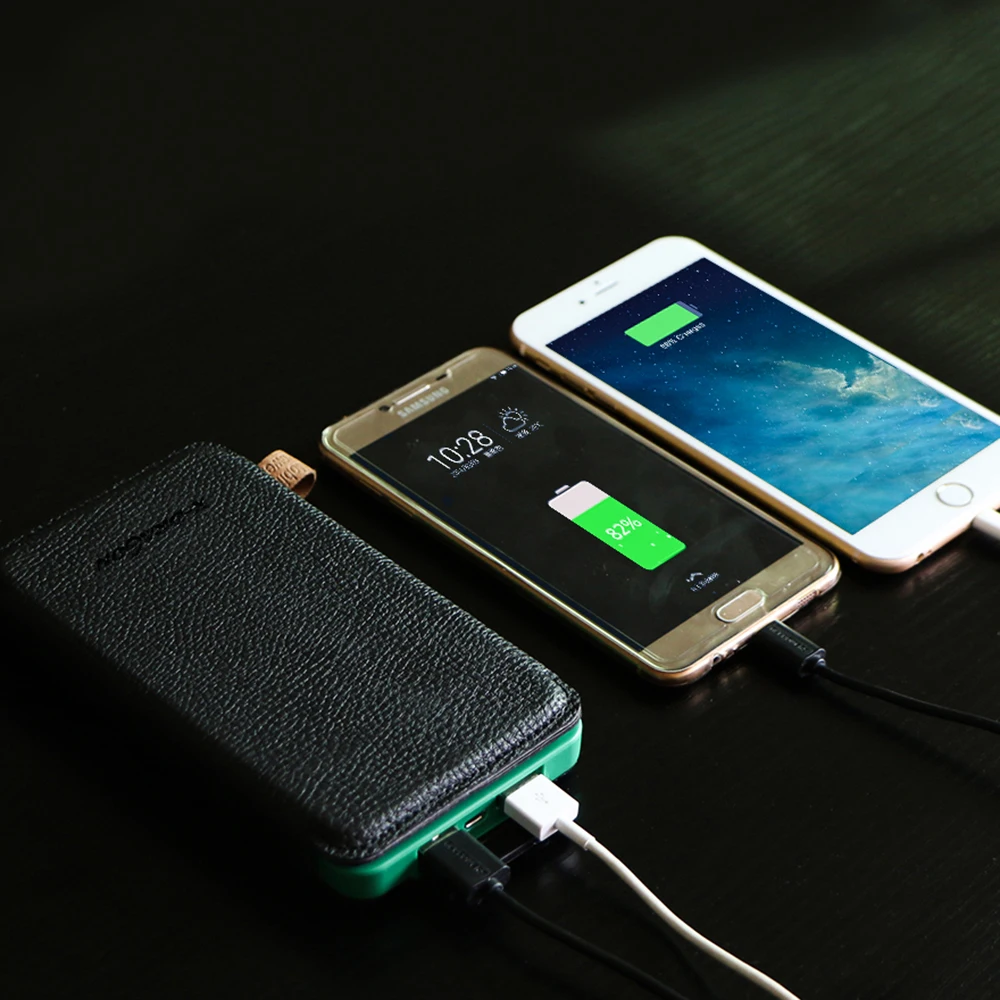 USB Solar Powered Phone Charger 10000mAh Portable Solar Power Bank for iPhone iPad Samsung Xiaomi Outdoor Camping USB Solar Powered Phone Charger 10000mAh Portable Solar Power Bank for iPhone iPad Samsung Xiaomi Outdoor Camping