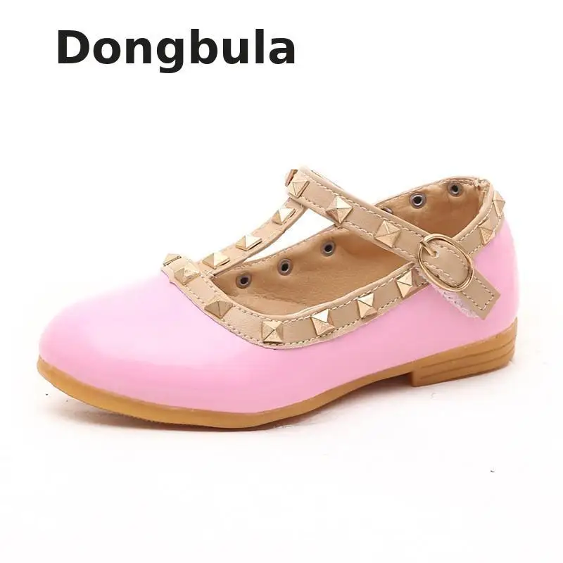 Летняя детская обувь для девочек принцесса сандалии с заклепками Кожаные детское платье танцевальная обувь школьные туфли на плоской подошве для девочек Свадебная вечеринка - Цвет: Pink