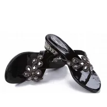 hot 2016 new fashion flip flops low heel slippers summer rhinestone flowers comfortable thong women sandals female crystal shoes