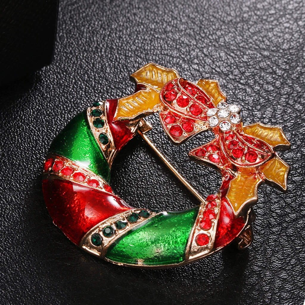 Christmas Wreath Boot Elk Carriage Red Green Rhinestone Brooch Pin Xmas Themed Wedding Party Badge