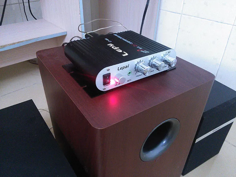 Lepy LP-838 con adaptador de alimentación y cable av 2,1 3 canales mini amplificadores estéreo HIFI CD MP3 PC amplificador DE subwoofer de potencia del coche