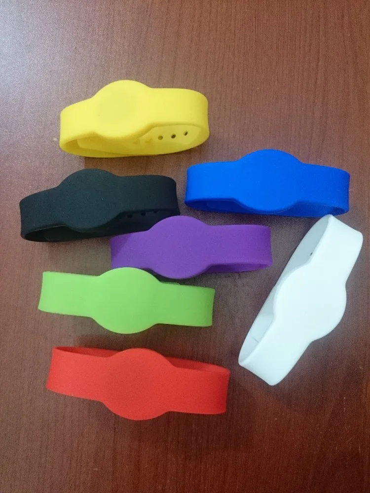 wholesale 915Mhz UHF Bracelet Silicone RFID Wristband For Swimming pool