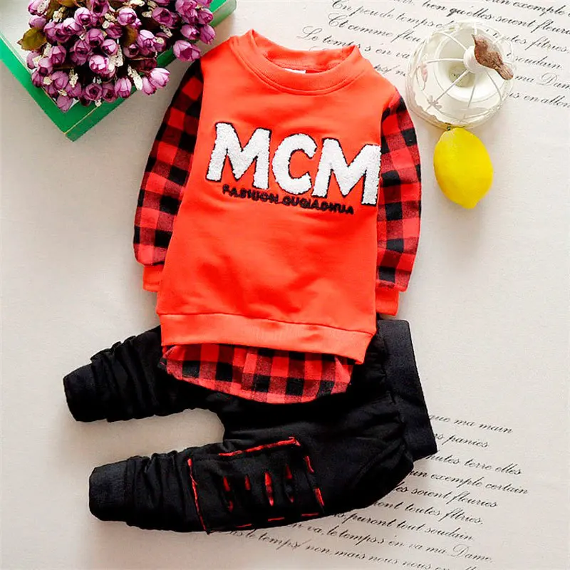 

2016 Baby Suit T Shirt Pants 2pcs Letter Boys Girls Unisex Plaid Kids Stitching Holes Casual Tracksuit Out Clothes