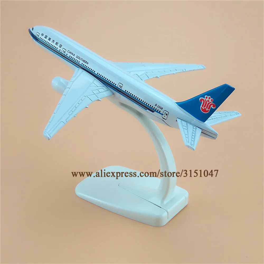  B777 B2058 (3)