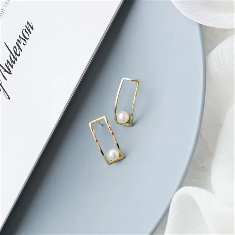 

Geometric pearl arc retro earrings female contracted fashion girls delicate gift earrings wholesale