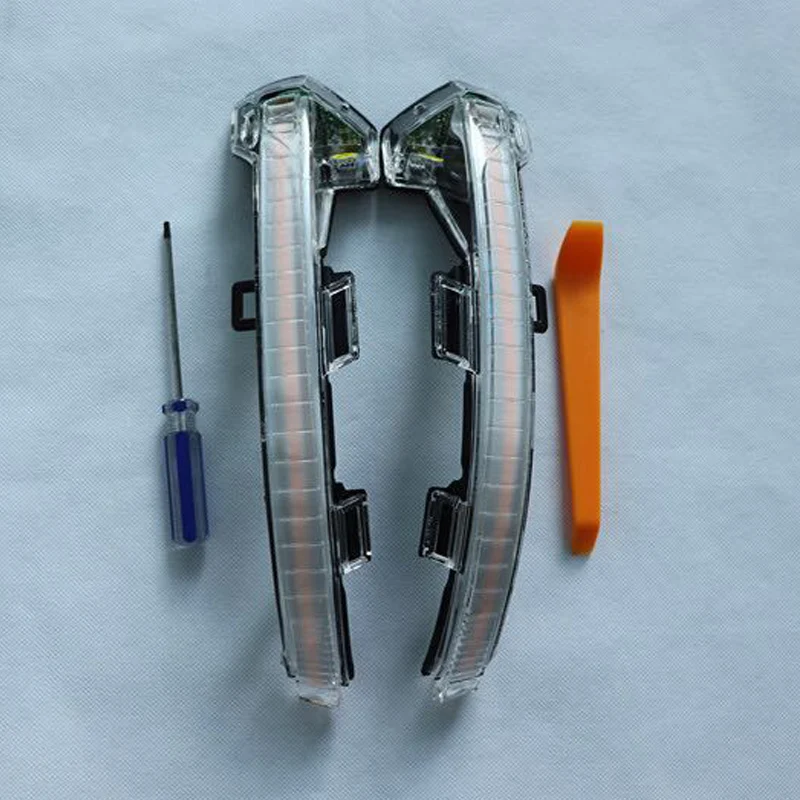 

ELISHASTAR 1 Pair Flowing Turn Signal Side Wing Rear View Mirror Light For VW Magotan B8 2009 CC