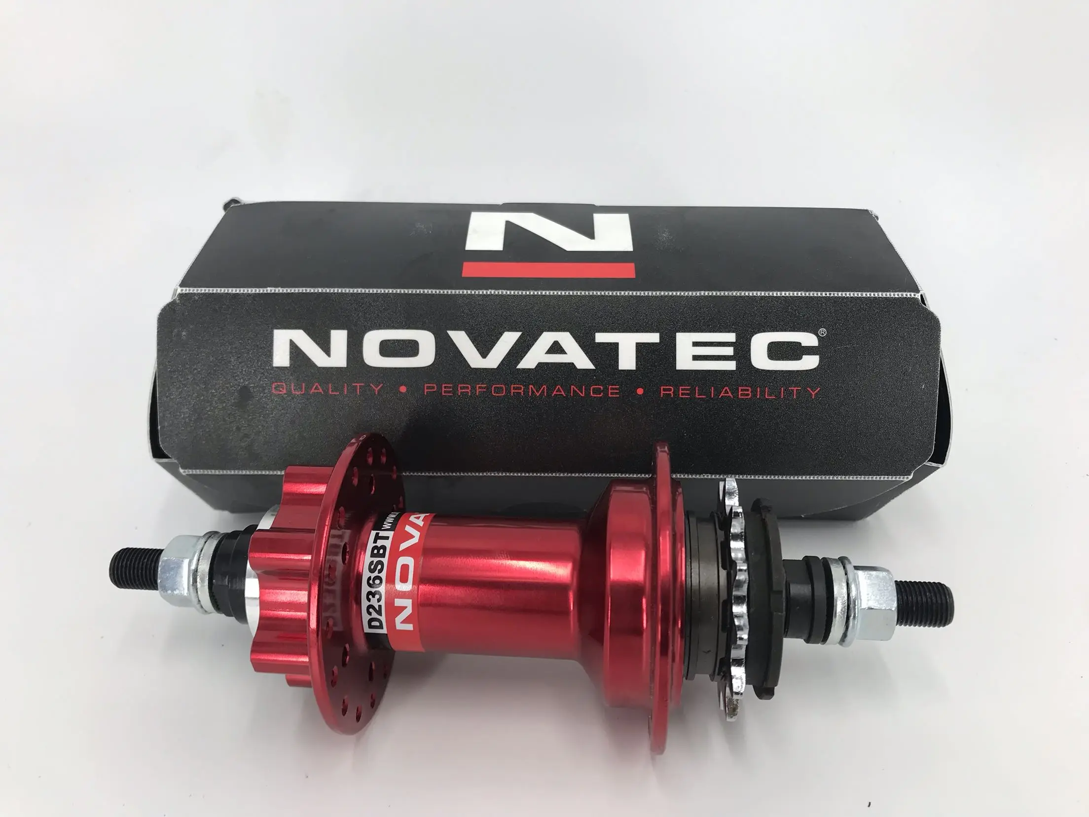 

Novatec D256SBT Dirt Jump MTB hub Single Speed 32h 4 bearings 12T/16T Bicycle Rear Hubs 135x10mm