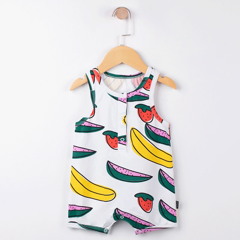 TinyPeople ползунки для малыша летний хлопковый комбинезон без рукавов Жилеты bebe платье боди для маленьких мальчиков и девочек супер милая Одежда для новорожденных - Цвет: Banana strawberry