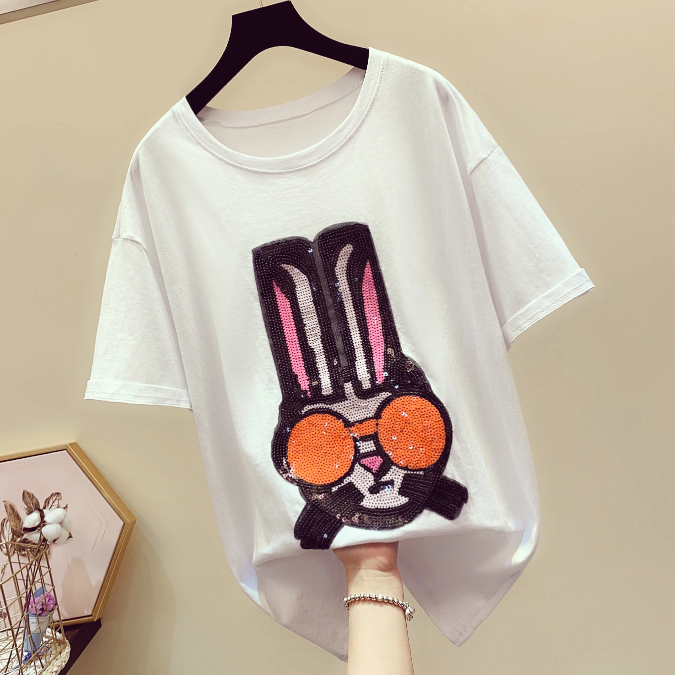 2019 Summer New Fashion Cartoon Pattern Tshirts Womens Tee Sequins Loose Short-sleeved T-shirts Woman
