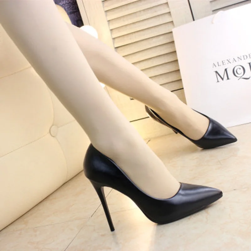 Fine with high-heeled pointed shoes white wedding shoes black work high heels 2019 spring new shallow mouth women's shoes