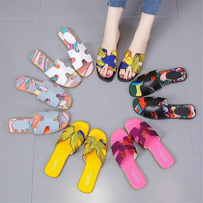 

Summer Flat Slippers Heel Women Cut Out Ladies Sandals Bohemia Sandals Good Quality Flat Shoe Candy Color Outdoor Holiday Slides