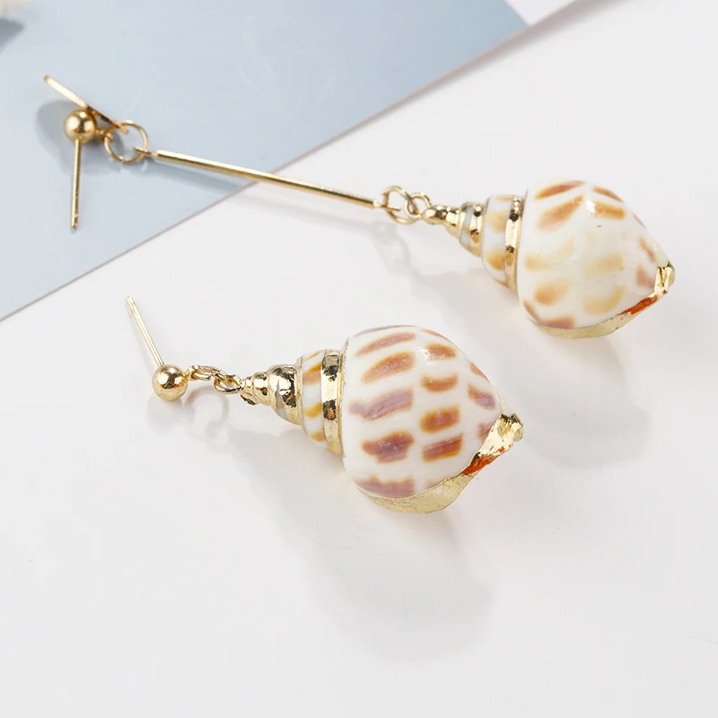 AENSOA Neue Mode Unregelmäßige Natürliche Shell Conch Tropfen Ohrringe Für Frauen Erklärung Metall Maxi Geometrische Strand Party Schmuck