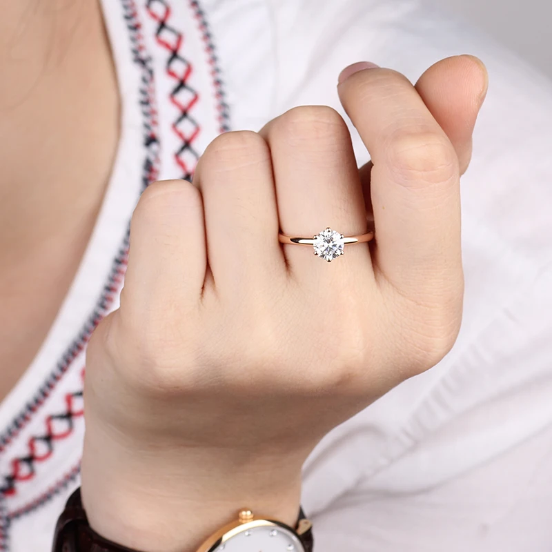 Модное классическое стильное 1ct круглое моиссанитовое кольцо с шестью зубцами 18k