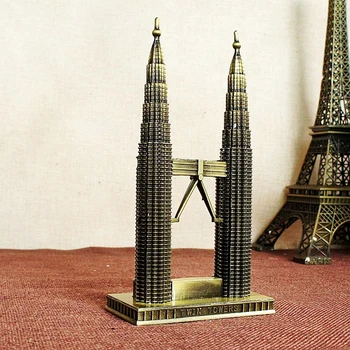 

Petronas Twin Towers Modern World Famous Statue Figurine Miniature in Kuala Lumpur Malaysia Home Decoration Furniture 8.5*16cm
