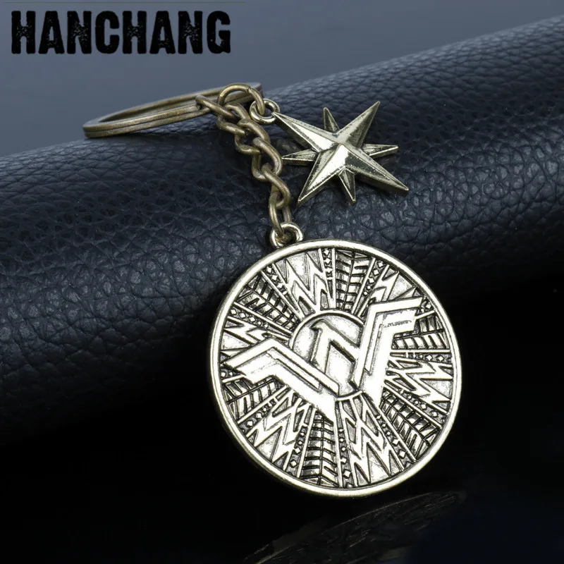 

DC Comic Superhero Wonder Woman Key Chain Coin Badge Pendand Antique Bronze Keychain Keyring Car Handbag Metal Chaveiro