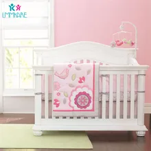 Розовый детские мягкие бортики для кровати из хлопка с рисунком героев из мультфильмов платье с вышивкой цветы и Птица Детские Постельное белье Мягкий удобный детский девушка простыня и пододеяльник плоский лист