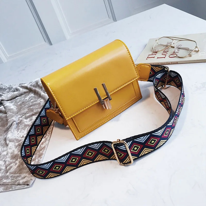 New Women Fashion Width Shoulder Bags INS Popular Female Exquisite Solid Handbag Mini Flap Lady Travel Chains Crossbody SS3474 (12)