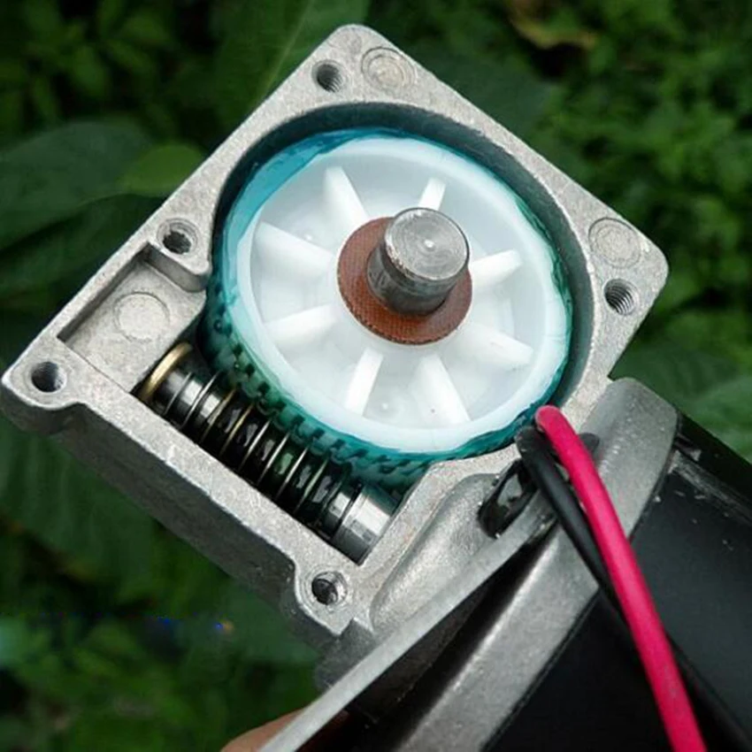 Gusano reductor de engranajes motor gran desaceleración motor DC220V mudo con base de alto par motor puede girar y peverse Gusano reductor de engranajes motor gran desaceleración motor DC220V mudo con base de alto par motor puede girar y peverse
