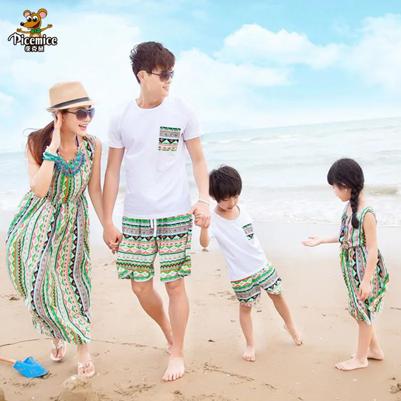 

Mother Daughter Dresses Family Matching Clothes 2019 Summer Cotton T shirt and Short Set Family Look Beach Wear Family Clothing