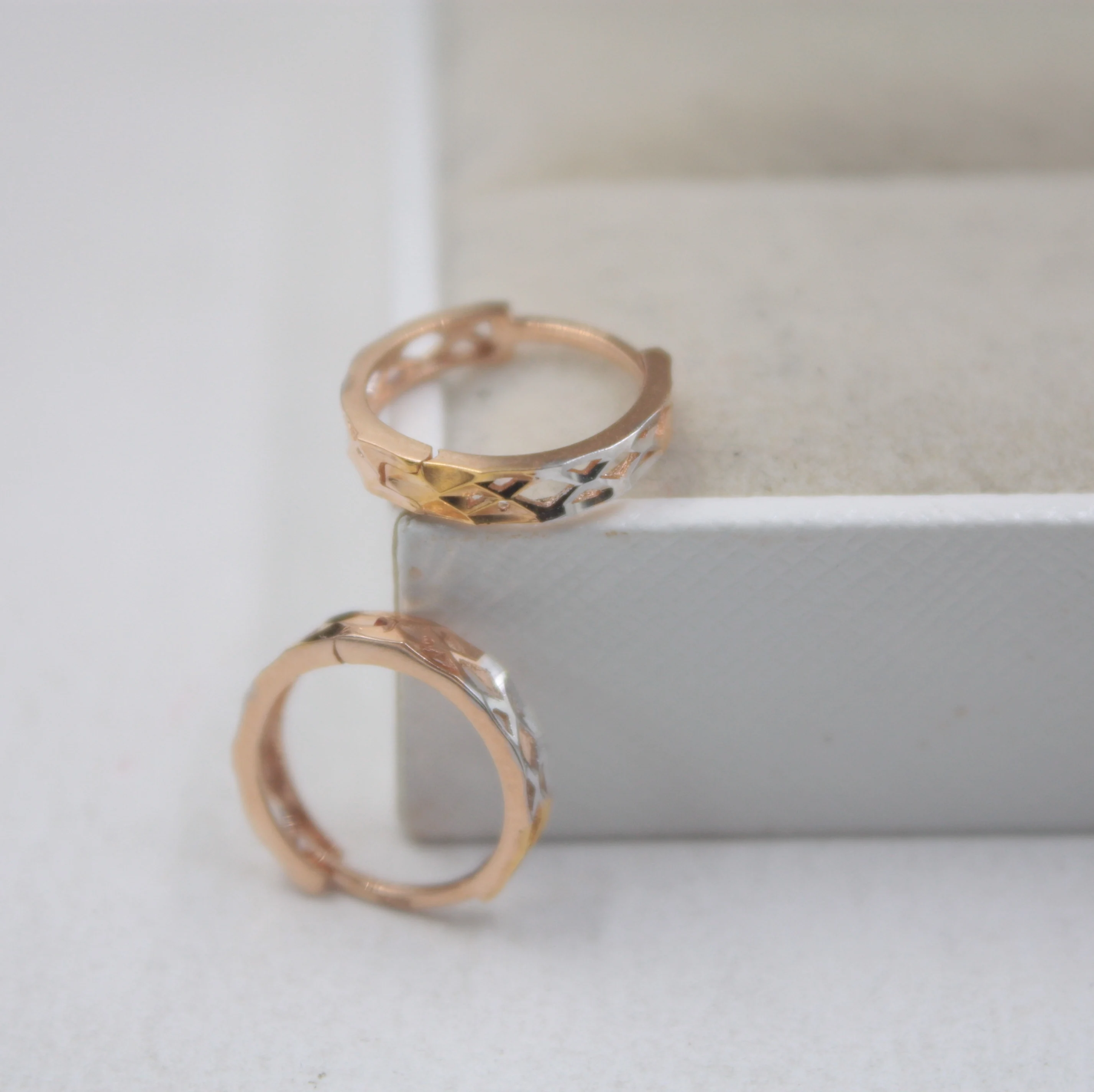 

Real 18K Multi-tone Gold Earrings Perfect Hollow Square Woman Lucky 13mmDia New Hoop Earrings For Women Girl 1.3-1.5g Jewelry