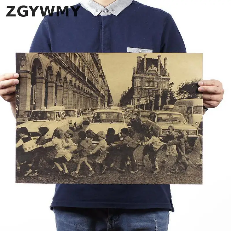 Классической фотографии H437 Парижская улица детей пересечь улицу 51x35. 5 см бар
