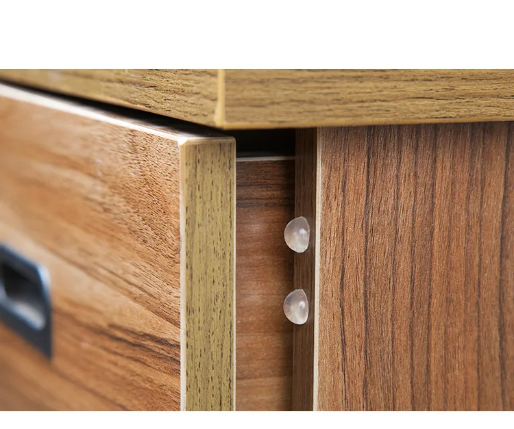 3411184720_1051487683